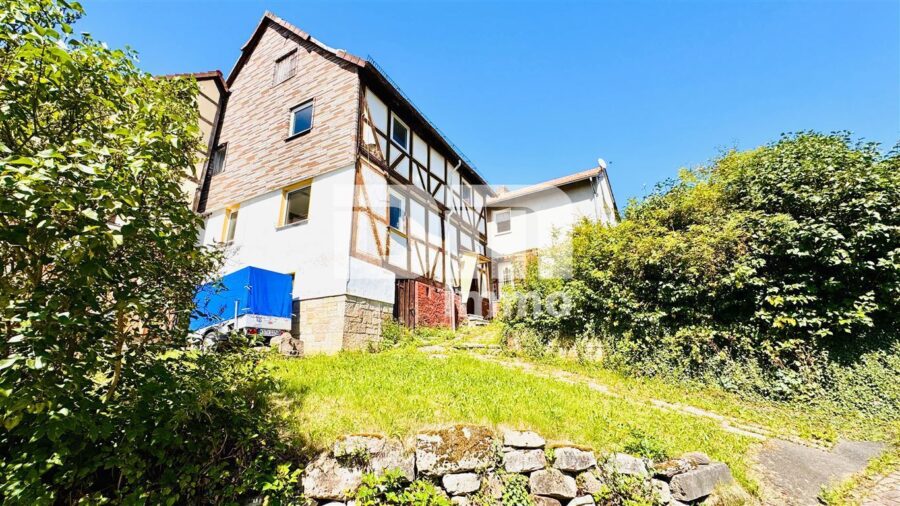 2 Einfamilienhäuser in gesuchter Wohnlage mit viel Potenzial zum Paketpreis - Vorgartenbereich